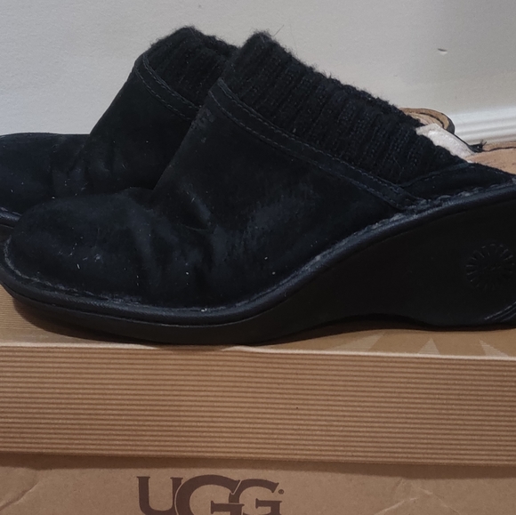 UGG sheepskin slipons size 7 - Picture 4 of 4
